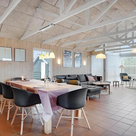 Stunning In With House A Panoramic View